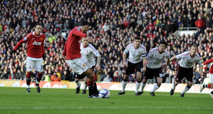 Klíčovou penaltu proměnil hned ve druhé minutě Ryan Giggs.