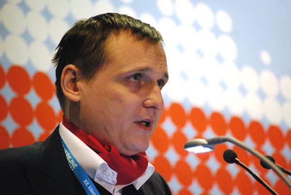 Společnost ABL, kterou Bárta prodal bratrovi, prodá svou detektivní divizi. Zamezí se tak spekulacím o vlivu na českou policii.