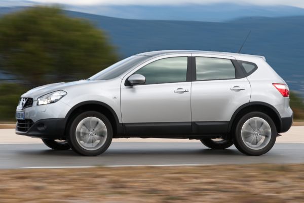 Oblíbený Nissan Qashqai je nyní zlevněný o takřka sedm desitek tisíc korun.