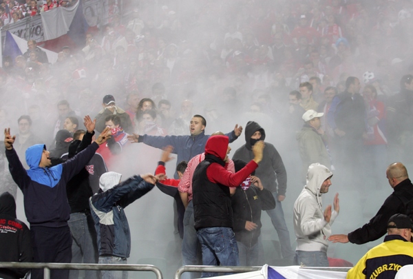 Fanoušci budou během Euro 2012 souzeni přes kamery.