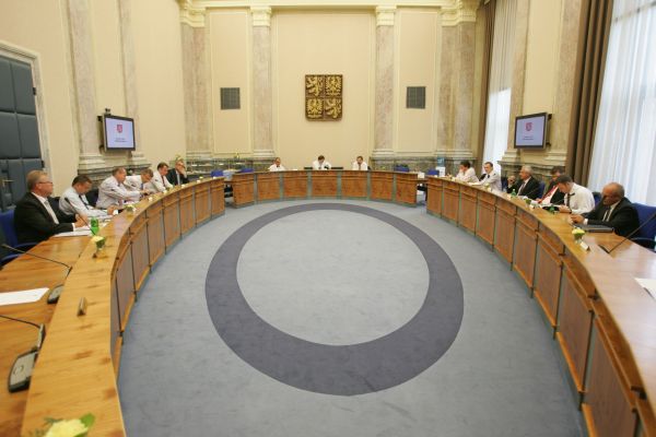 Vláda schválila novelou náhubkového zákona.