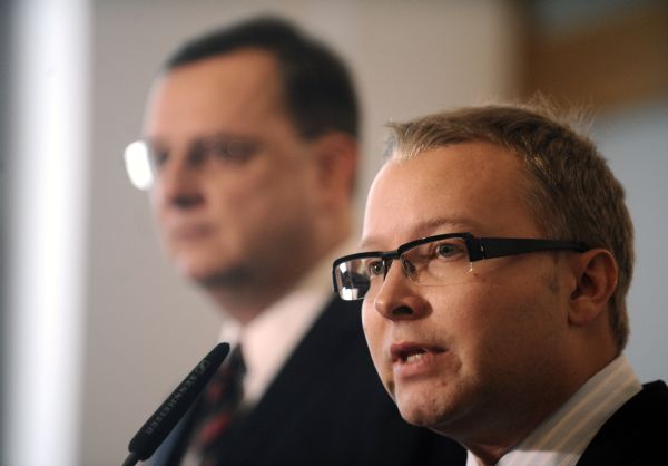 Nový ministr životního prostředí Tomáš Chalupa (vpravo).