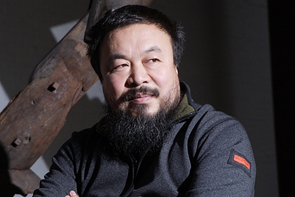 Ai Wej-Wej.