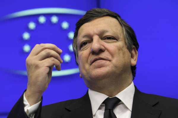 Barroso chce posílit evropský záchranný fond, Němci jsou proti. Barroso chce posílit evropský záchranný fond, Němci jsou proti.
