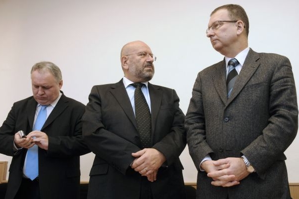 Představitelé zkrachovalé cestovní kanceláře Travela Ivan Breznen (vlevo) a Pavel Attl (vpravo).