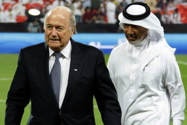 Prezident FIFA Joseph Blatter (vlevo) a prezident Asijské fotbalové konfederace Bin Hammám