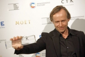 Karel Roden by prý cenu přál zesnulému Vladimírovi Dlouhému.