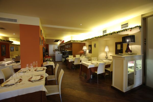 Interiér italské restaurace La Vita è bella. Interiér italské restaurace La Vita è bella.