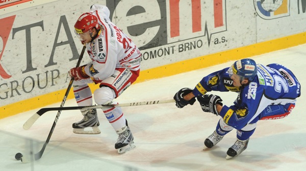 Třinec porazil Brno 6:4. Třinec porazil Brno 6:4.