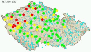 Stav ohrožení (červená barva) v 9.50 platil na čtrnácti místech republiky.