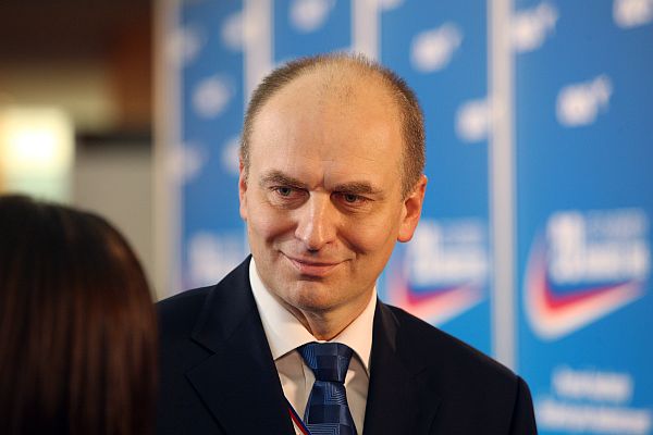 Petr Gandalovič se z politika přemění na velvyslance.