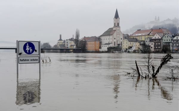 Situace na mnoha německých řekách zůstává napjatá. Situace na mnoha německých řekách zůstává napjatá.