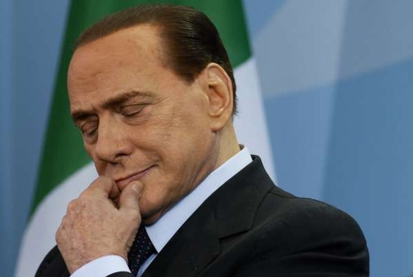 Já a platit za sex? Berlusconimu chutná mladé masíčko.