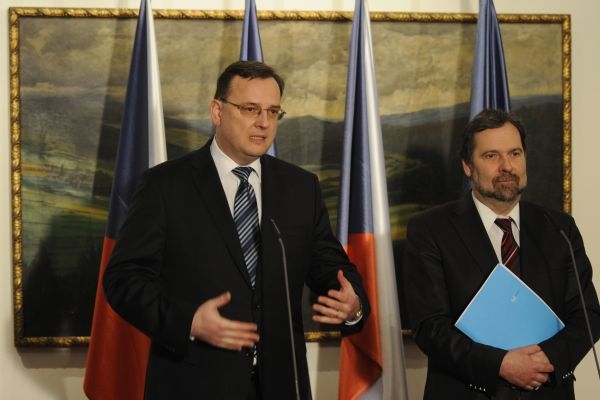 Premiér Petr Nečas a ministr vnitra Radek John Premiér Petr Nečas a ministr vnitra Radek John