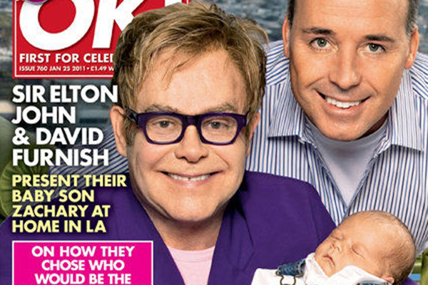 Elton John se svým partnerem a synem na obálce časopisu.
