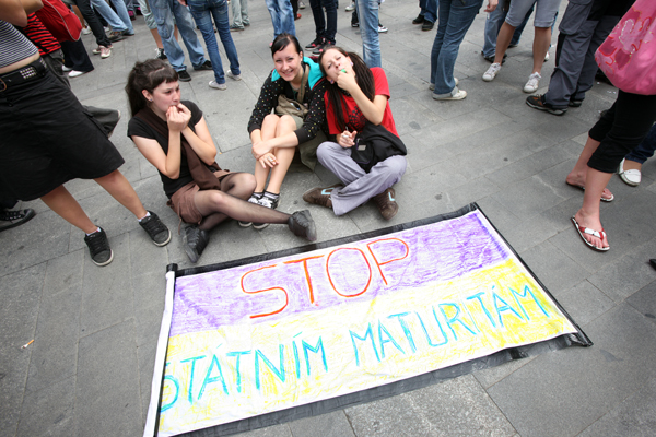 Mnozí studenti, kteří protestují proti státem garantovaným, zčásti jednotným maturitám, jsou sami proti sobě (ilustrační foto). 