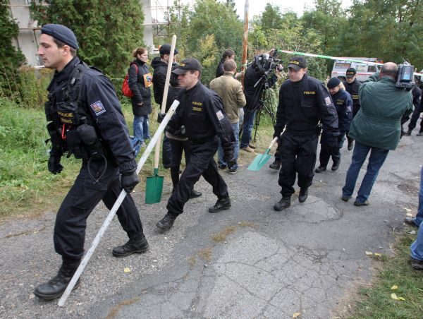 Policie hledá Aničku už od října, zatím neúspěšně. Policie hledá Aničku už od října, zatím neúspěšně.