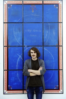 Pokoj tomuto domu, 2009, akryl na lepence, 150 x 240 cm.
