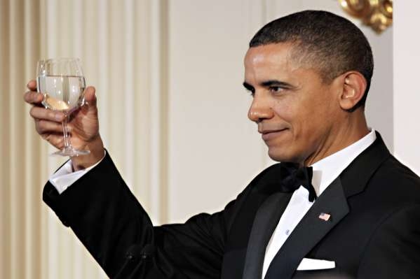 Barack Obama si může připít - alespoň na pokles žadatelů o podporu v USA.