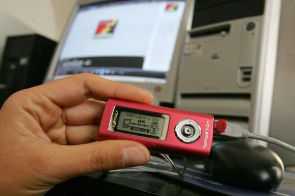 Tržby za digitální hudbu klesají. Tržby za digitální hudbu klesají.