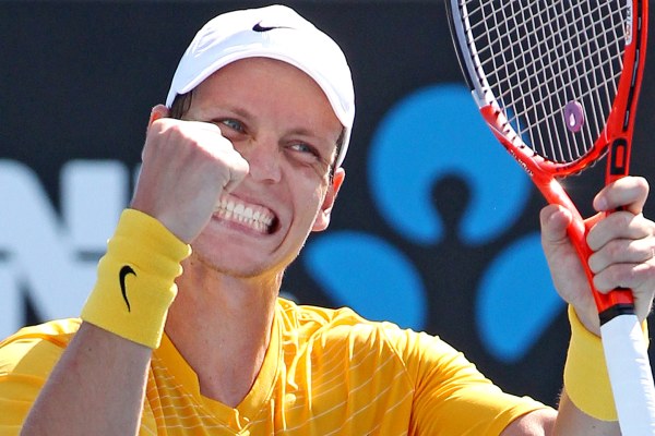 Tomáš Berdych se raduje z postupu do osmifinále. Tomáš Berdych se raduje z postupu do osmifinále.