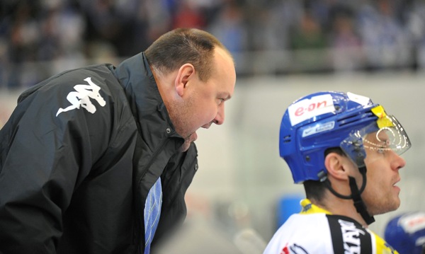 Trenér Brna Ladislav Lubina (vlevo).