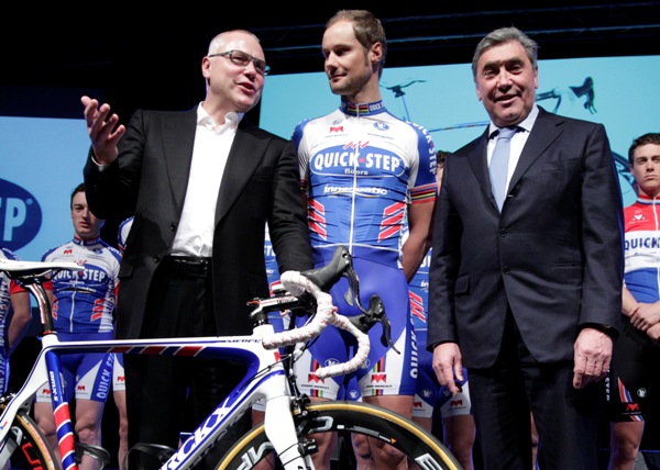 Zdeněk Bakala (vlevo) představil svůj tým Quick Step. Zdeněk Bakala (vlevo) představil svůj tým Quick Step.
