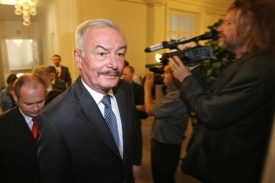 Přemysla Sobotku z ODS vystoupení ministra Bárty neuklidnilo.