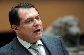 Jiří Paroubek podal na Víta Bártu už tři trestní oznámení.