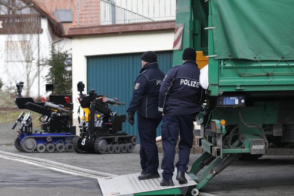 Na místo nálezu museli být povoláni speciální roboti.