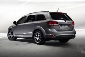 Záď vozu Fiat Freemont.
