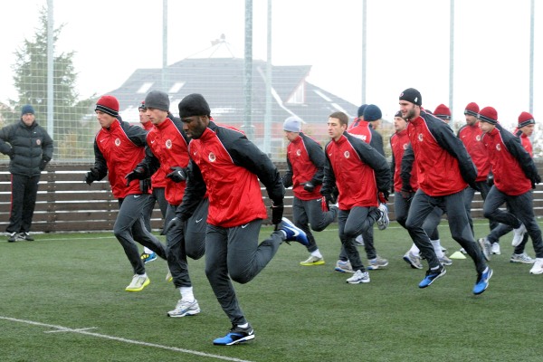 Fotbalistům Sparty se přípravný turnaj v Dubaji nevydařil.