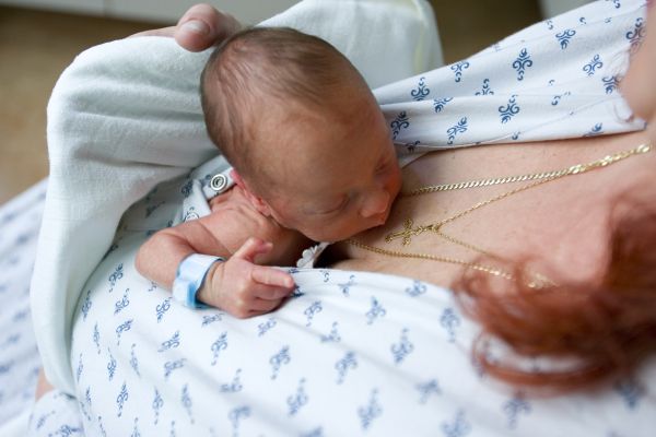 Po odchodu lékařů by dvě pražské porodnice nemohly přijímat rodičky.