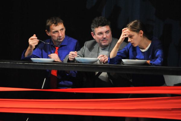 Marina (Jana Pidrmanová) a její muži.