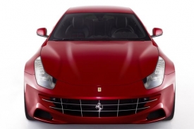 Revoluční Ferrari FF, první ferrari s pohonem všech kol.