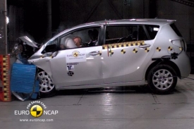 Toyota Verso při testech.