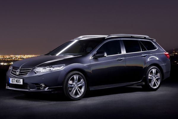 Na autosalonu v Ženevě bude mít premiéru inovovaná Honda Accord.