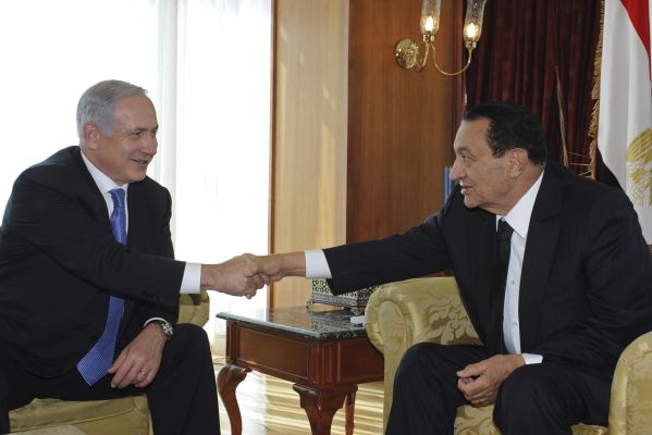 Izraelský premiér Netanjahu (vlevo) a egyptský prezident Mubarak, 6. ledna 2011. To šlo v první řadě o Palestinu.