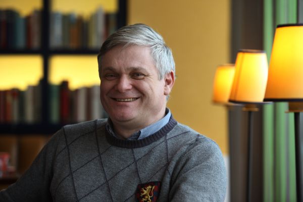Vlastimil Tlustý dnes říká, že je živnostníkem na osmdesátou čtvrtou. Podle zaregistrovaných živností.