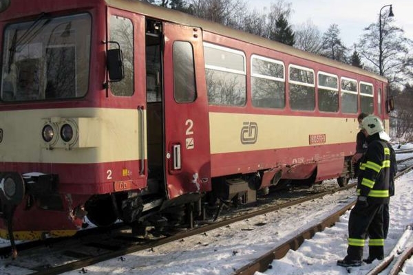 Pod koly vlaku našli smrt dva bezdomovci (ilustrační foto).