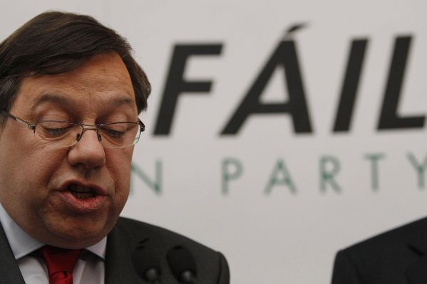 Brian Cowen rozpustil parlament.