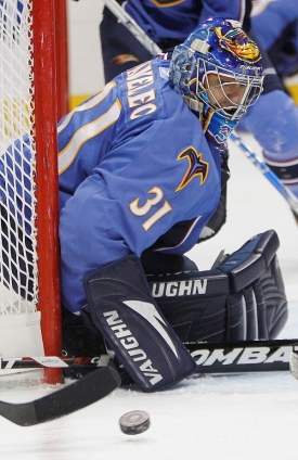 Ondřej Pavelec v brance Atlanty čtyřikrát inkasoval.