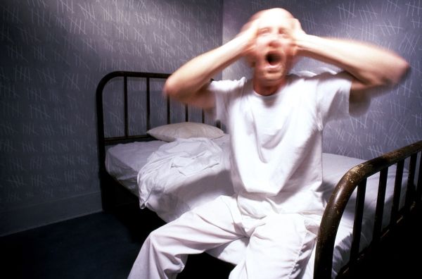 Psychiatři varují, že blázinec není pro děti neutrální půda (ilustrační foto).