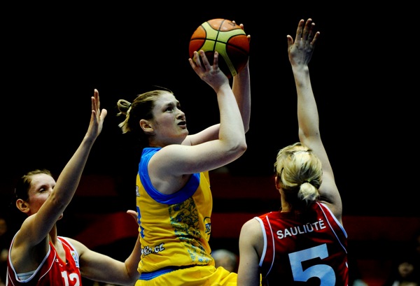 Basketbalistky USK podlehly Tarantu.