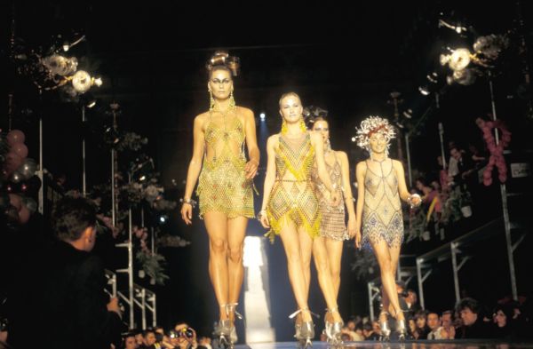 Značku Paco Rabanne povede indický návrhář Manish Arora.