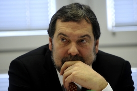 Ministrovi vnitra hrozí petice za jeho odstoupení z funkce.