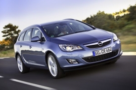 Opel Astra se dere v žebříčku prodejnosti dopředu.