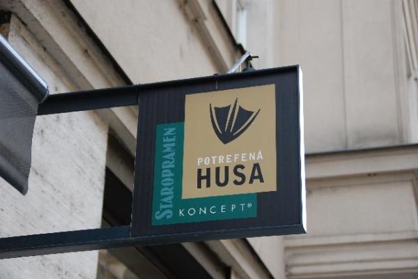 Síti restaurací Potrefená husa loni přibyli hosté.