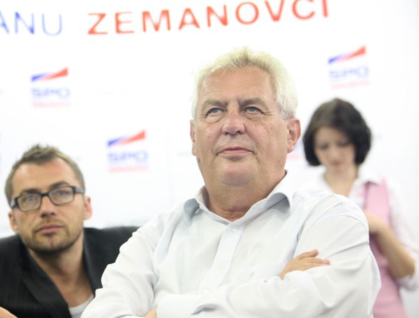 Miloš Zeman opět hovoří o prezidentské kandidatuře a opět poněkud skepticky.