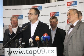 TOP 09 a STAN se hodlají ještě více přiblížit, ale nesloučit.